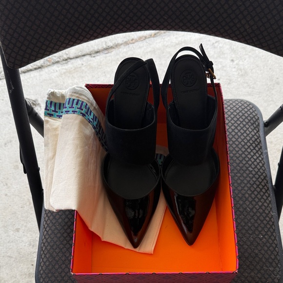 Tory Burch Black Glossy Heels - Picture 1 of 3